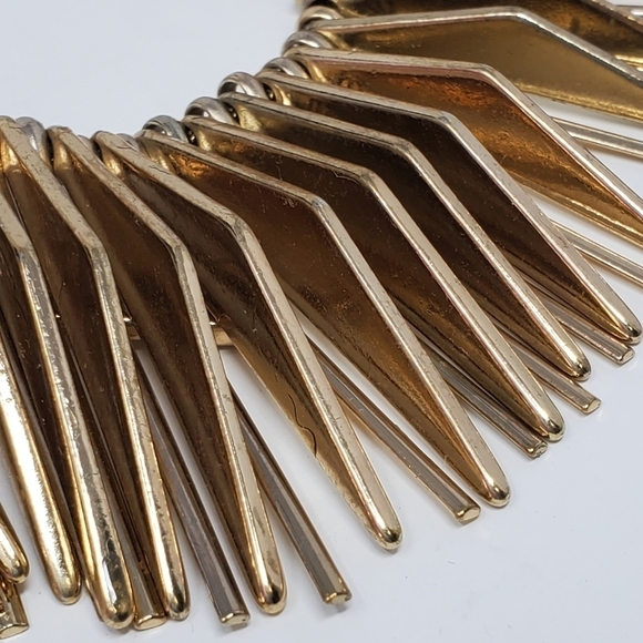 NATASHA SIGNED GOLD TONE GEOMETRIC STRUCTURED SPIKE STATEMENT NECKLACE JEWELRY - Picture 6 of 11